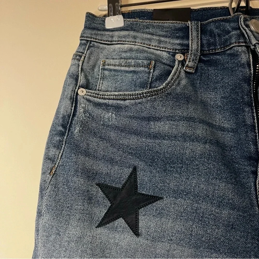 NWT BLANK NYC Madison Crop Star Jeans